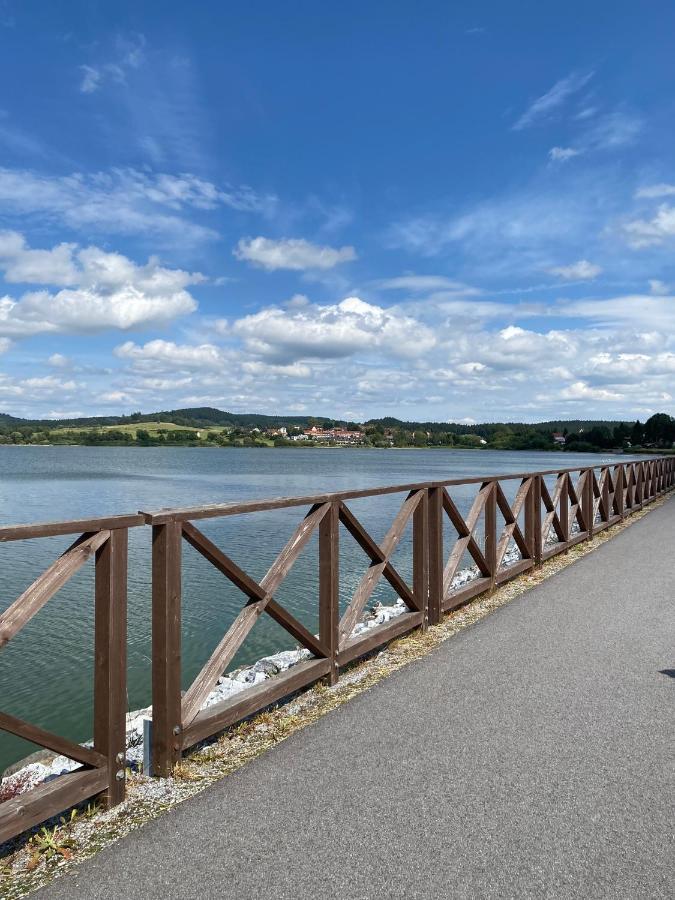 Apartman Na Brehu Lipna Černá v Pošumaví Exterior foto